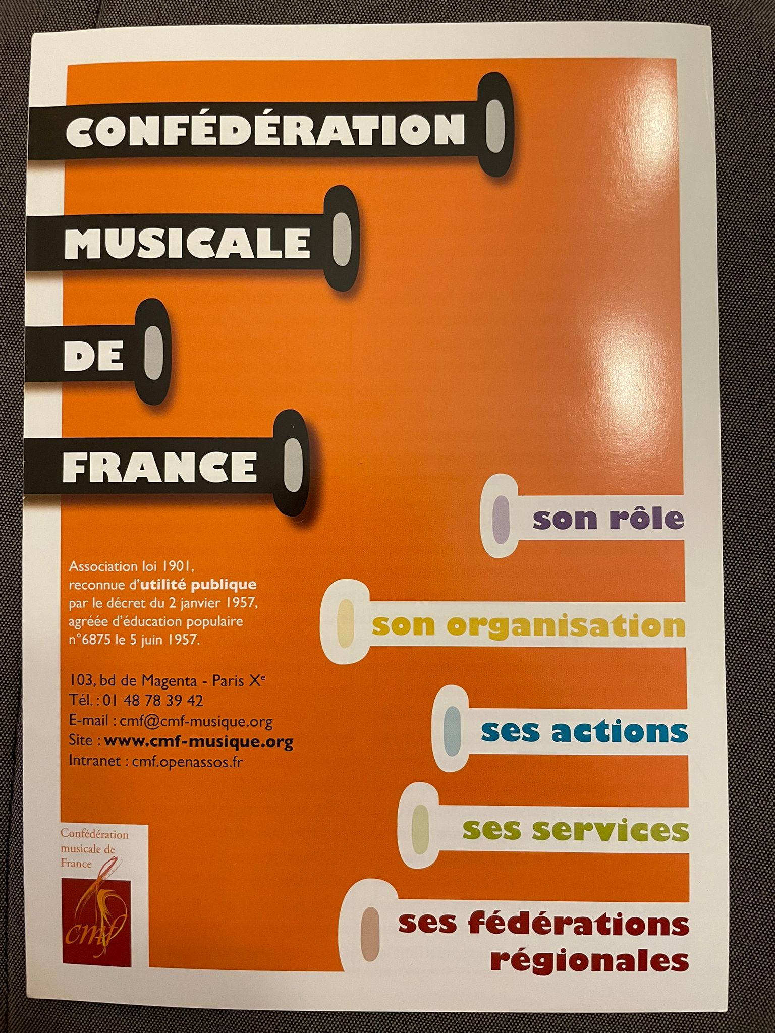 Couverture de la plaquette de présentation de la CMF
